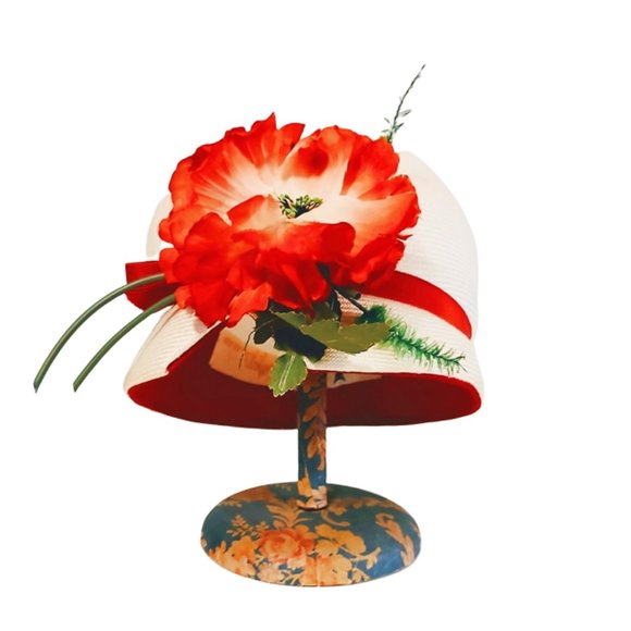 Vintage Jacques Heim Accessories - 1960s Vintage White Bubble Cloche Hat With A Large Red Poppy Flower Designer